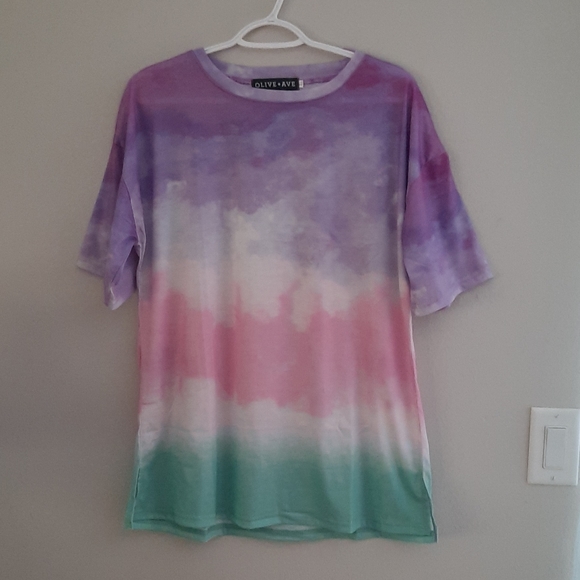 OLIVE•AVE Tops - TieDye oversized t-shirt